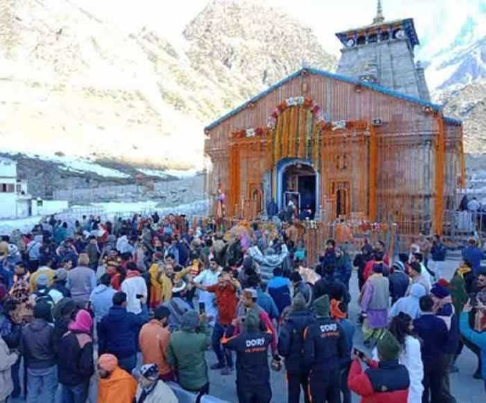 मौसम खराब होने की वजह से केदारनाथ यात्रा पर लगा ब्रेक, सोनप्रयाग में रोके गए श्रद्धालु